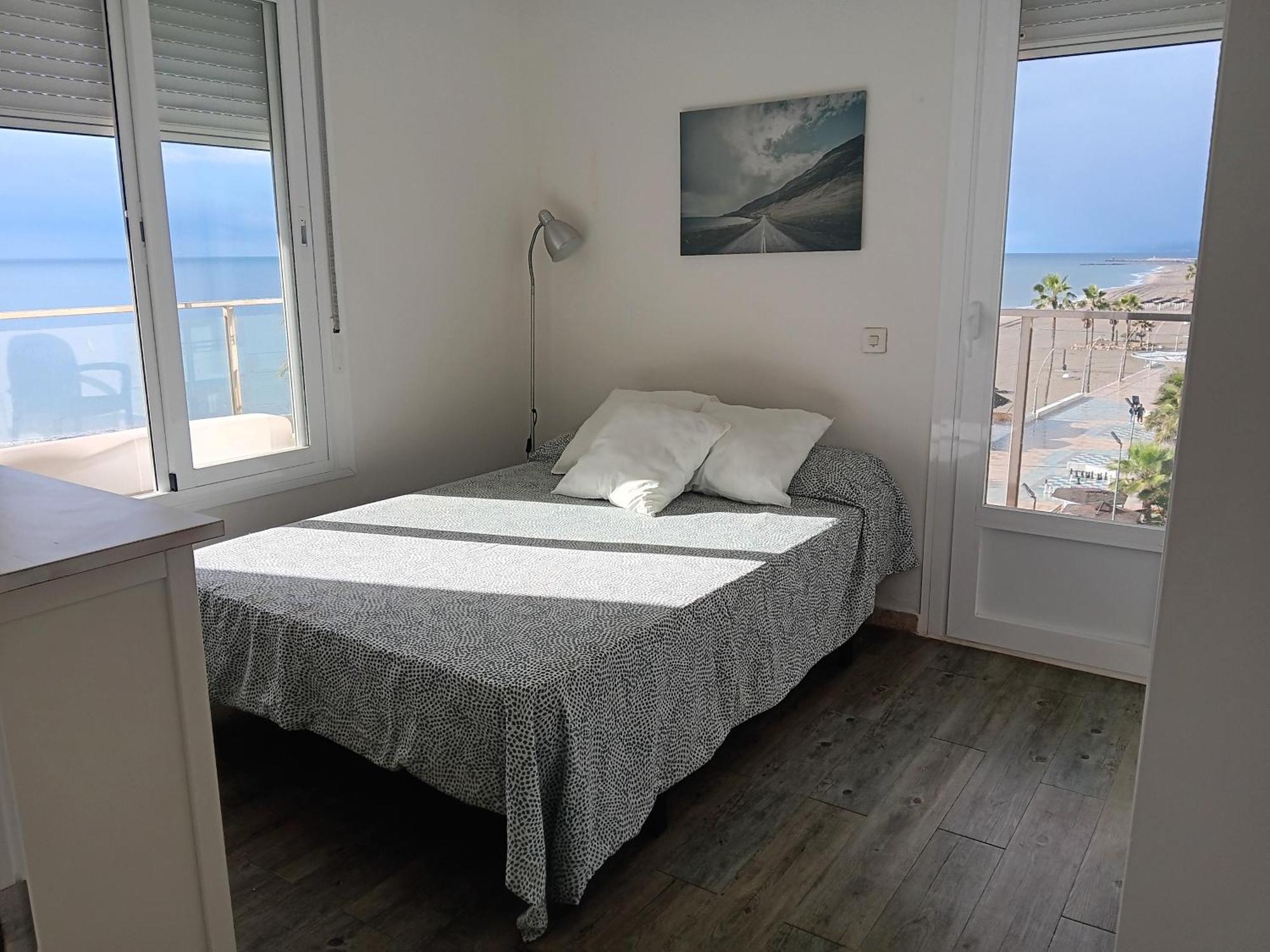 Alojamiento Iberia Playa إِستيبونا المظهر الخارجي الصورة