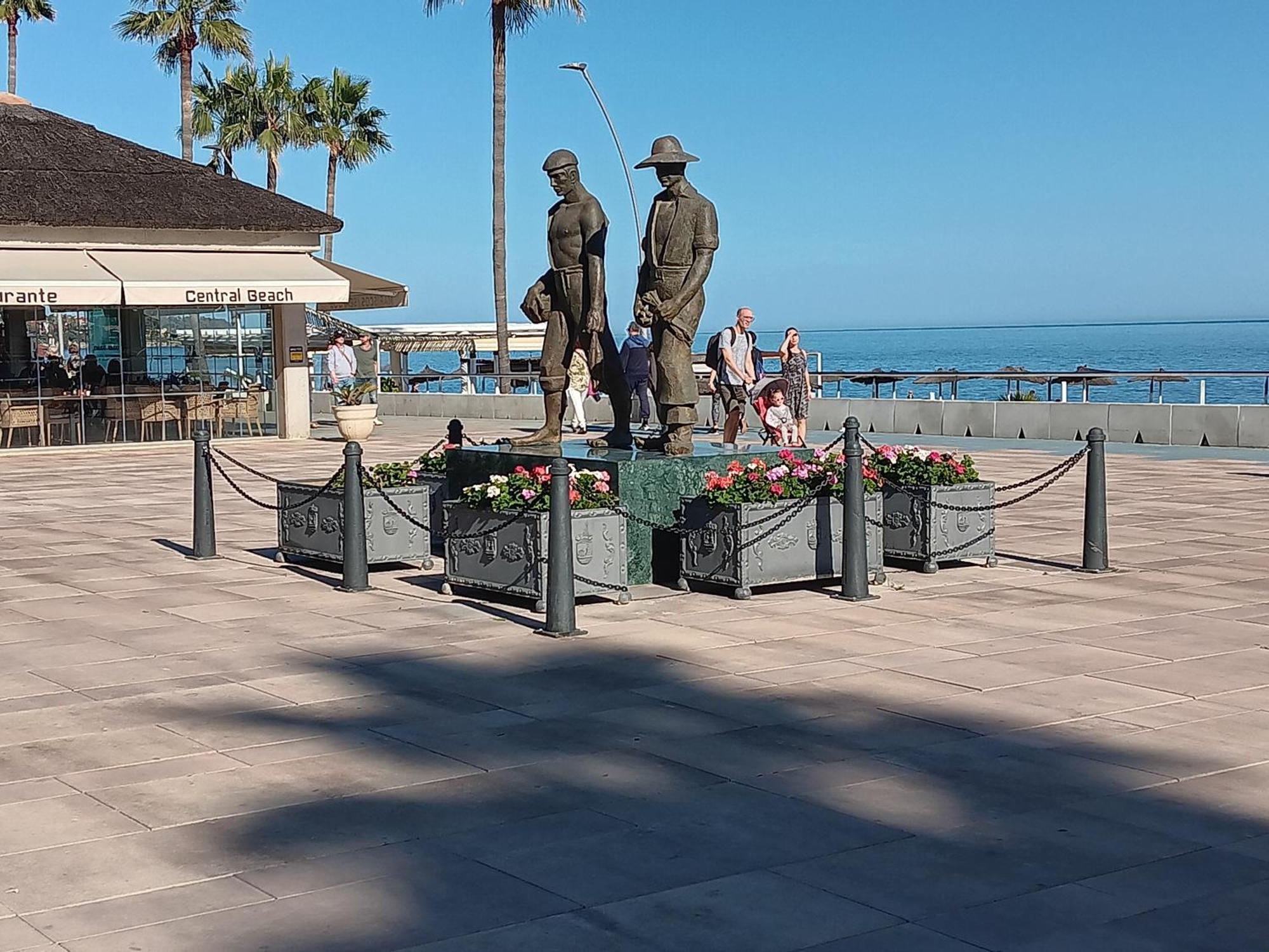 Alojamiento Iberia Playa إِستيبونا المظهر الخارجي الصورة