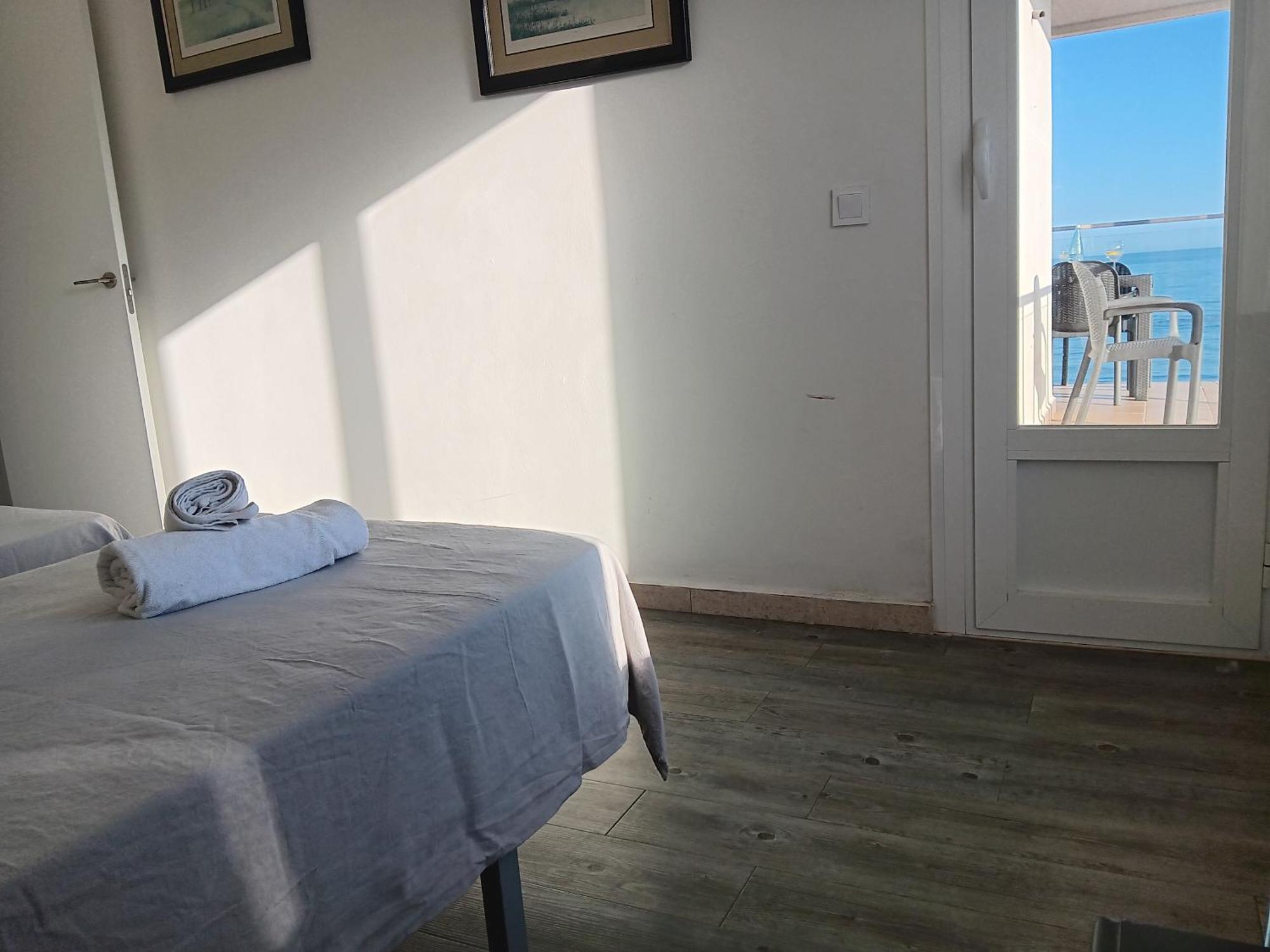 Alojamiento Iberia Playa إِستيبونا المظهر الخارجي الصورة