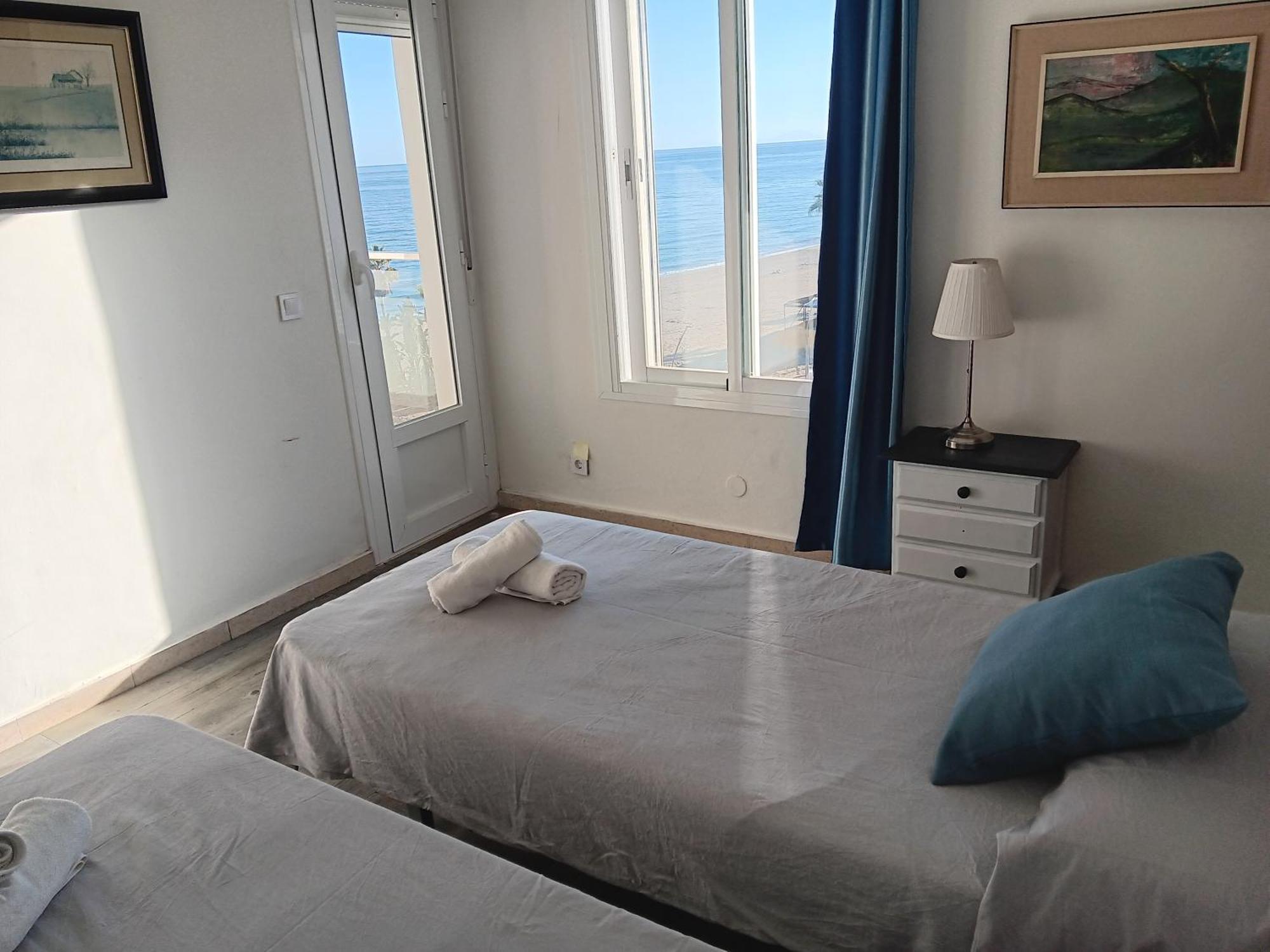 Alojamiento Iberia Playa إِستيبونا المظهر الخارجي الصورة