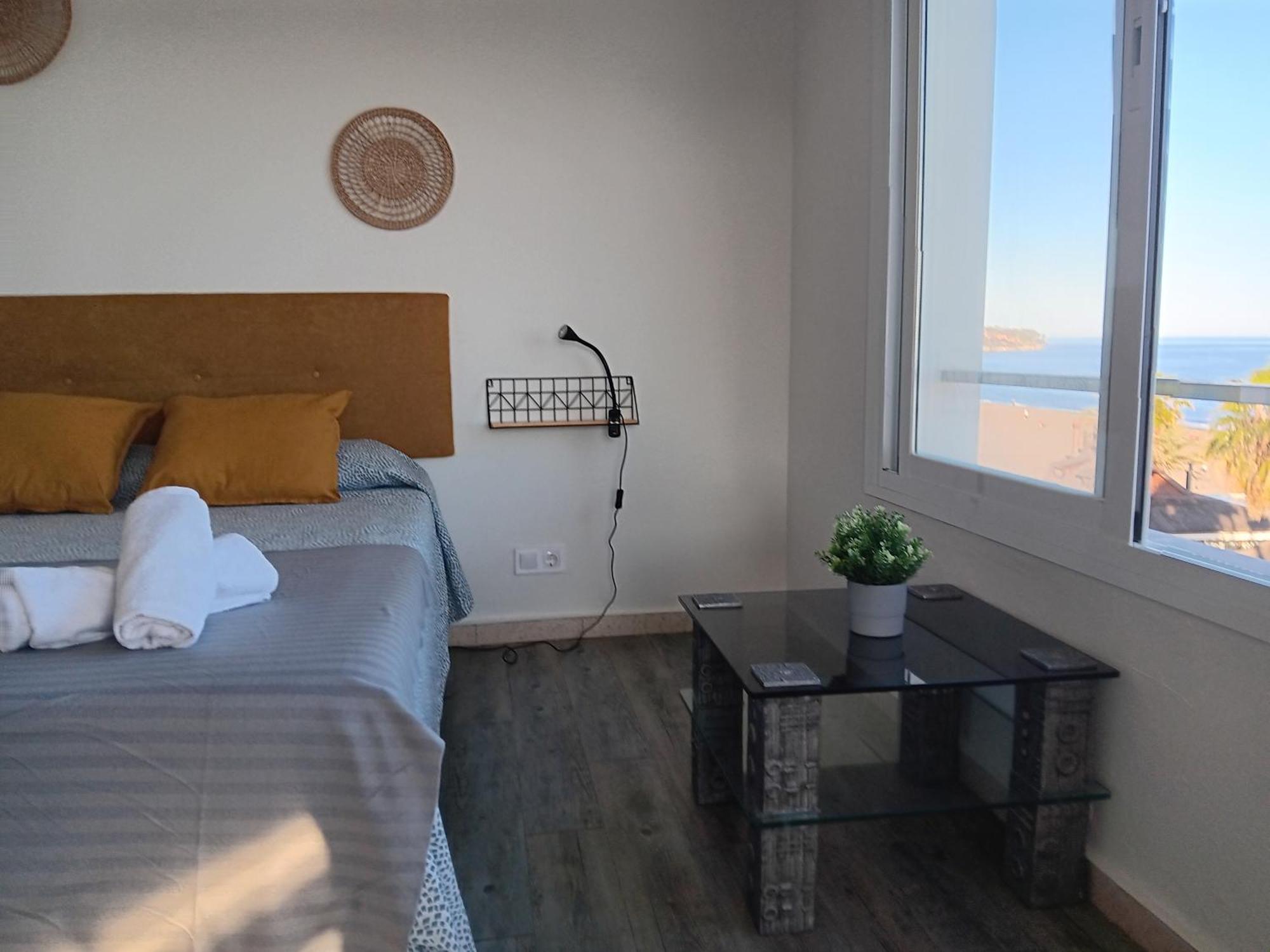 Alojamiento Iberia Playa إِستيبونا المظهر الخارجي الصورة